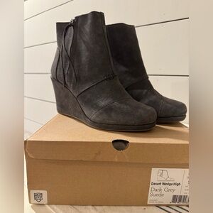 TOMS Women's Wedge Boots -
Dark Grey